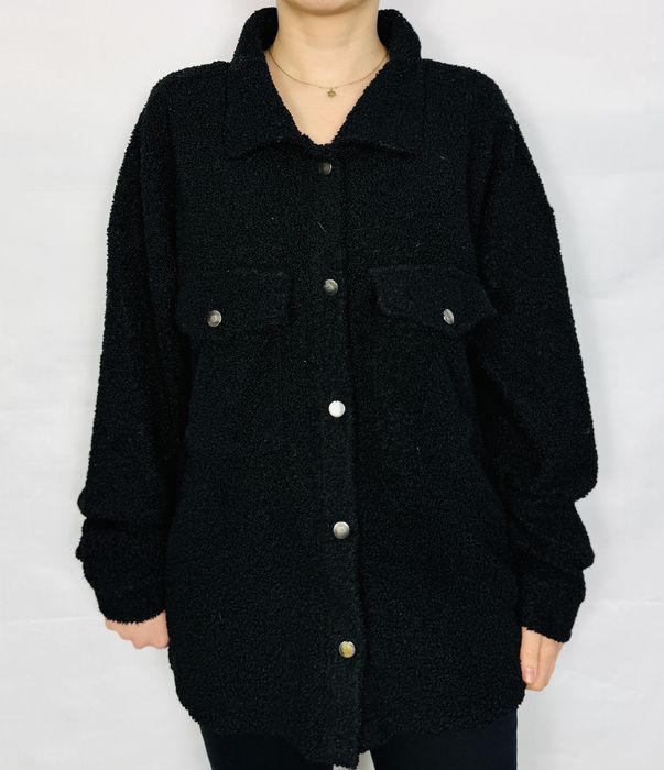 Czarna koszula boucle z kieszeniami L/XL 40/42