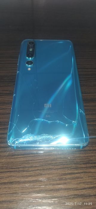 Телефон Xiaomi 10