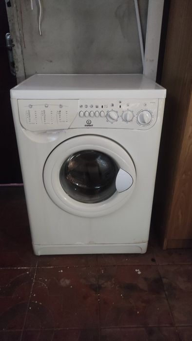 Пральна машина indesit