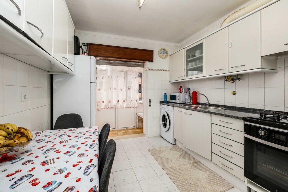 APARTAMENTO T3 VENDA NO CARREGADO PERTO DO OUTLET SHOPPING CAMPERA