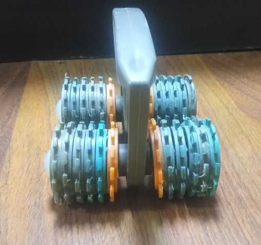 Детский массажер в виде машинки .Отличное состояние