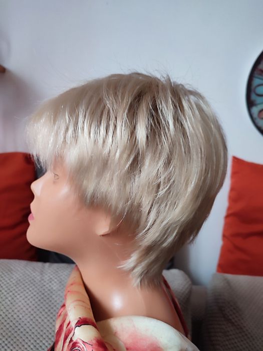 Peruka firmy Rokoko blond