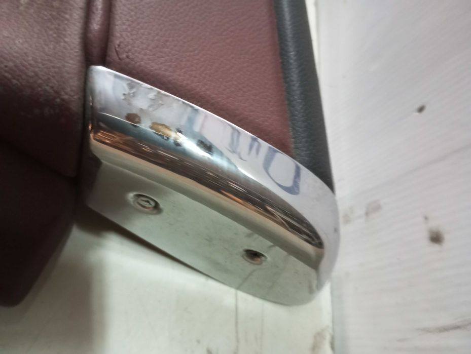 Jogo 4 Quartelas / Forras de Porta Mercedes CLS W219 - Pele Vermelha Designo