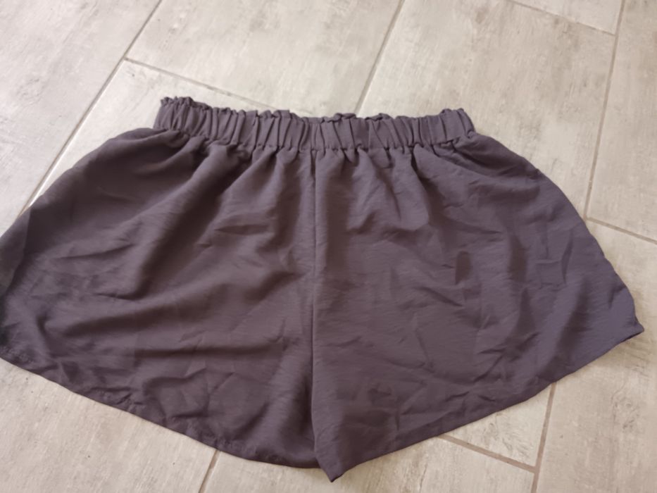 Fajne, cienkie spodenki damskie XL