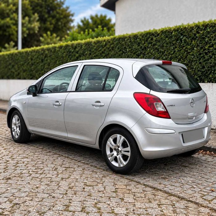 Opel Corsa 1.3 CDTI 95cv | 2010 | 100.000 Kms foto 4