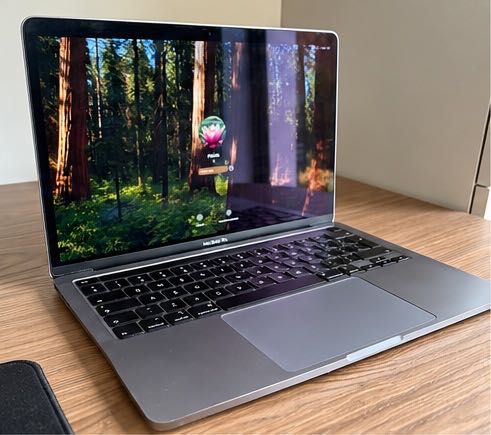 MacBook Pro 13” 2020 | Intel Core i5 | 8 GB RAM | 256 GB SSD | Touch Bar