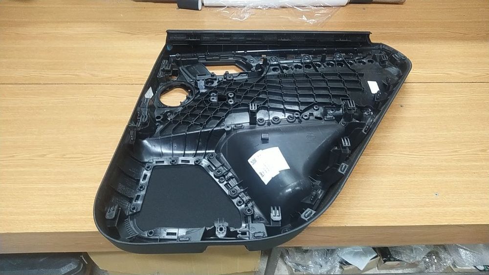 Porsche macan 95b карта дверей хадня ліва 95b867211