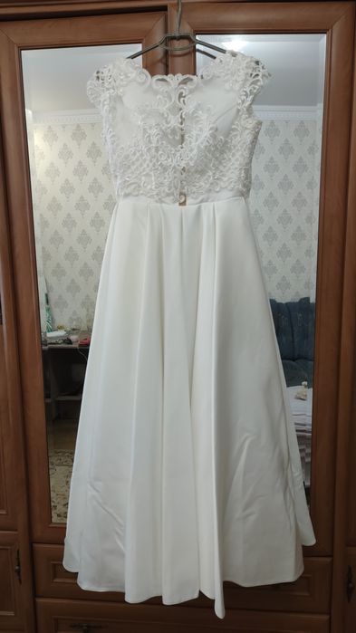 Весільна.  сукня