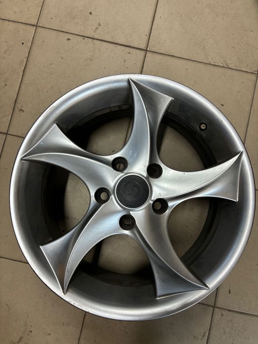 Диски на авто в хорошому стані