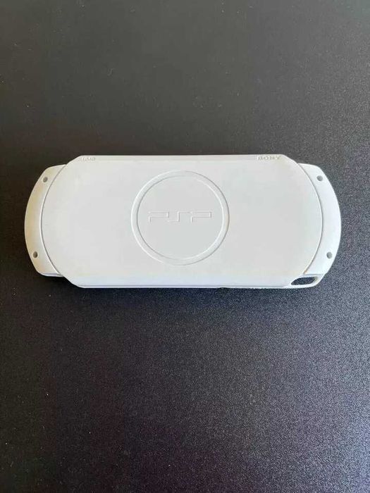 Sony PlayStation Portable Street E1000 Branca/Preta com 100+ Jogos