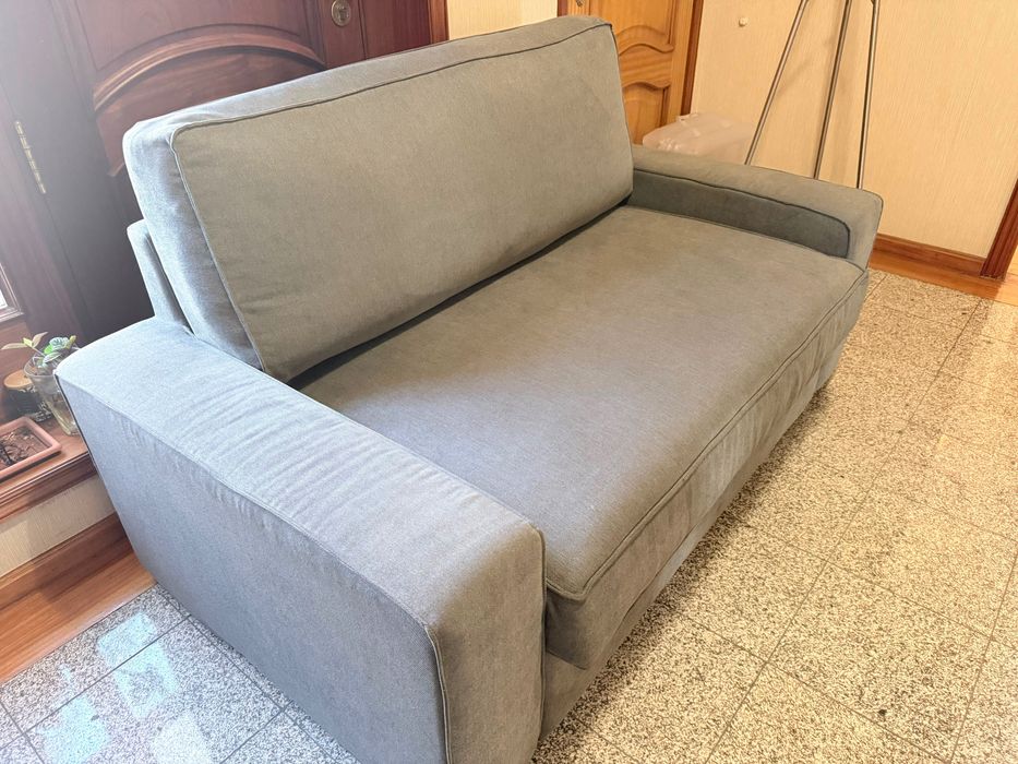 Vendo sofá cama de 2 lugares como novo!