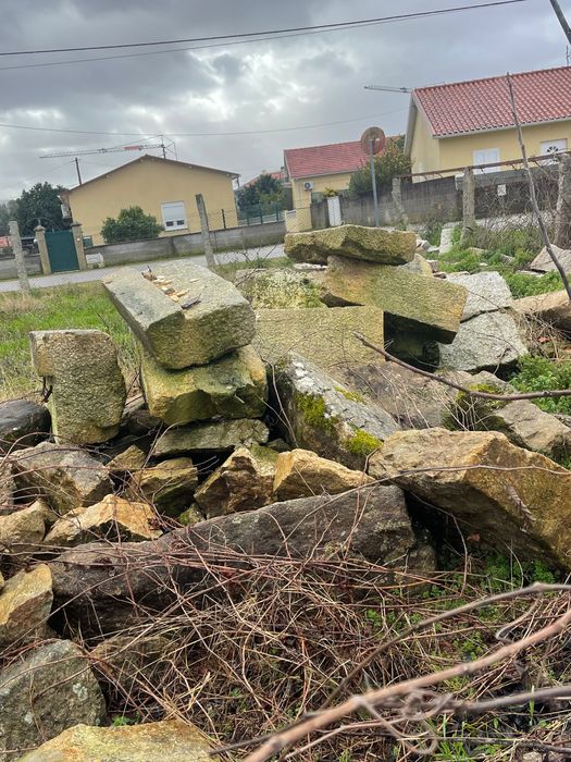 Vendo pedra antiga