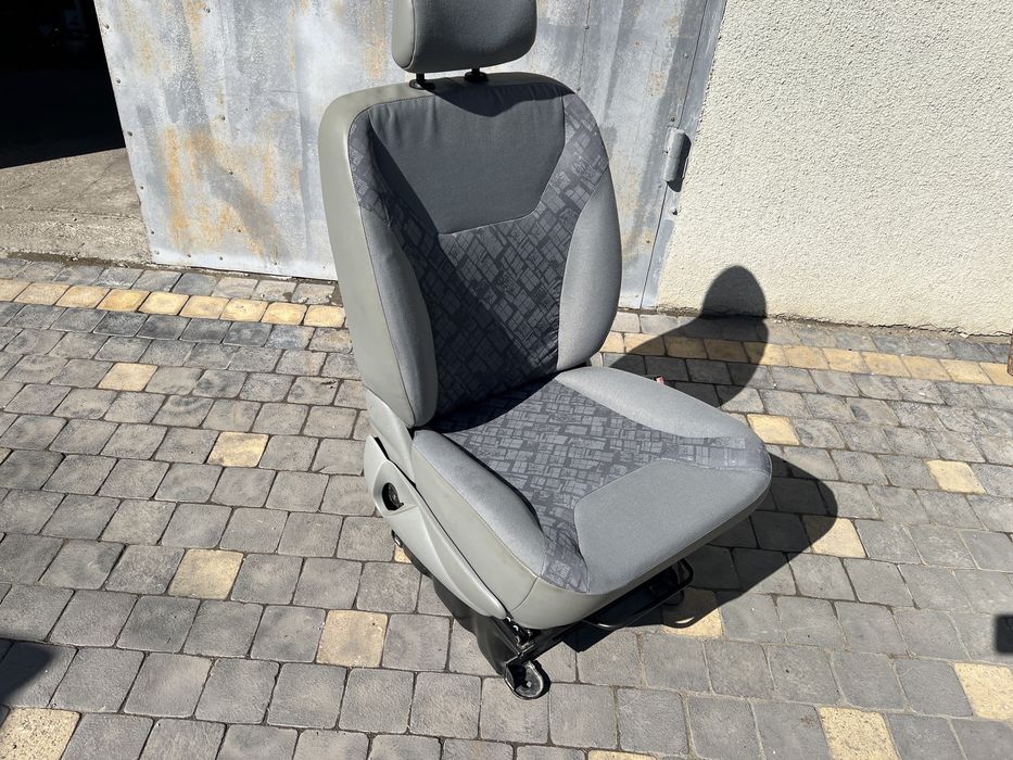 Сидіння сідушка пасажирська пасажира Trafic Vivaro Primastar Трафік