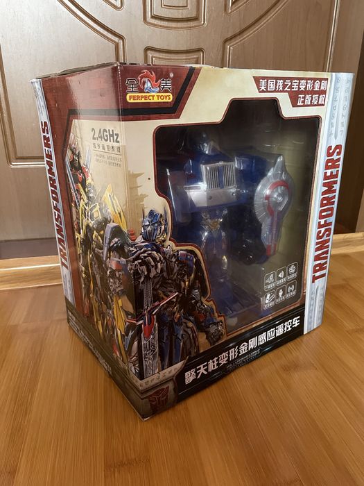 Трансформер на радіокеруванні Optimus Prime Hasbro