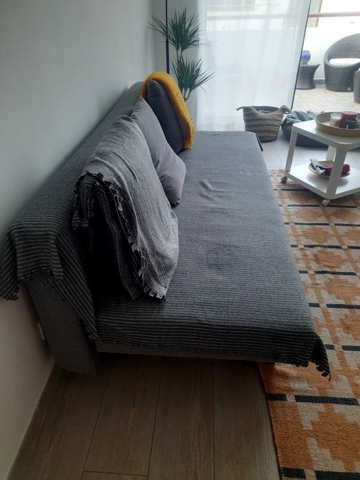 Excelente sofa cama com arrumaçã0