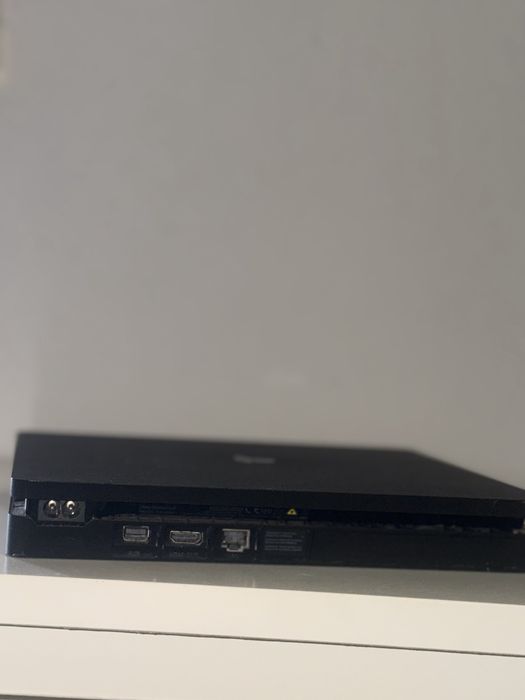 Ps4 slim, 1 TB