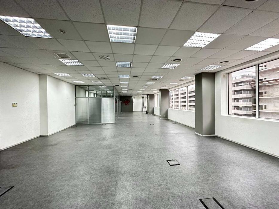 Продаж офісу 1100 кв.м. Бізнес-центр "Сенатор" Володимирська, 101.