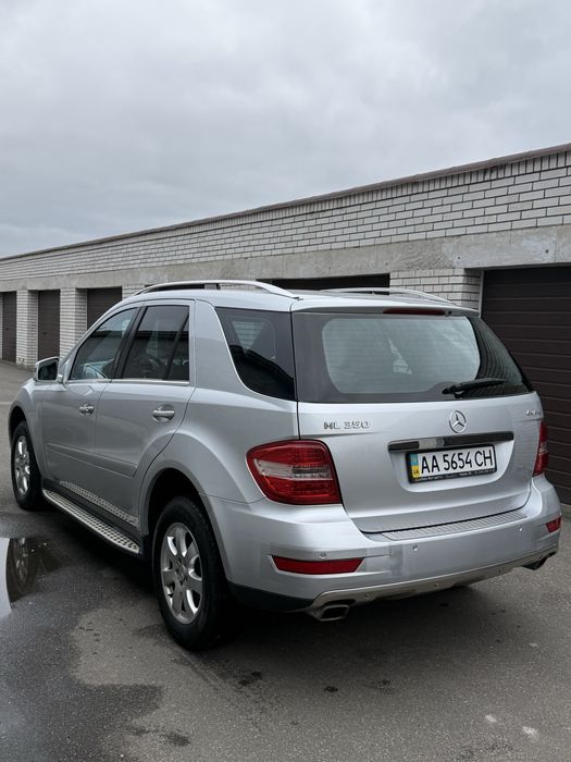 Офіційний Mercedes-Benz ML 350