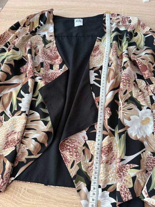 Kwiatowa narzutka Vero Moda, rozmiar S