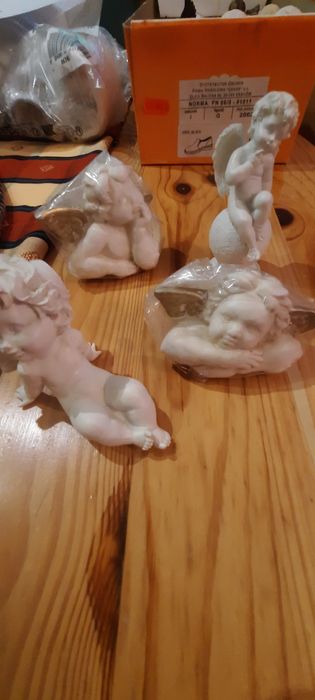 Figurki aniołków