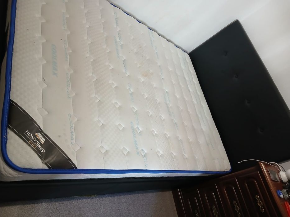 Cama , colchao e mesa