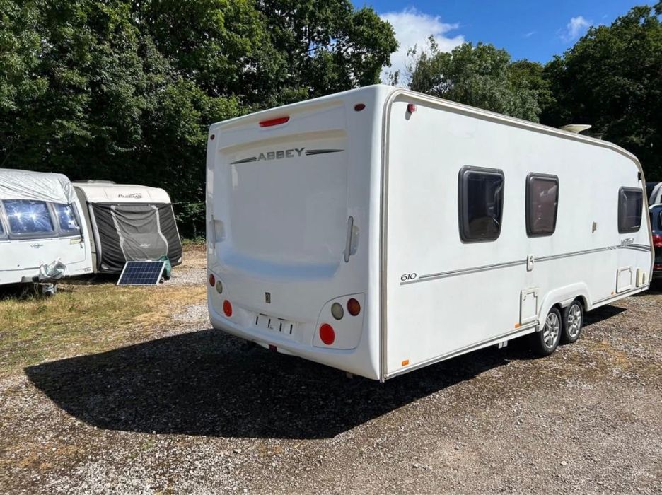 Caravana Abbey Vogue 2 650 + Avançado Kampa Air 400