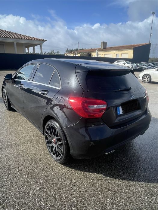 Mercedes-Benz A200 CDI ( BlueEfficiency ) 7G-DCT Urban