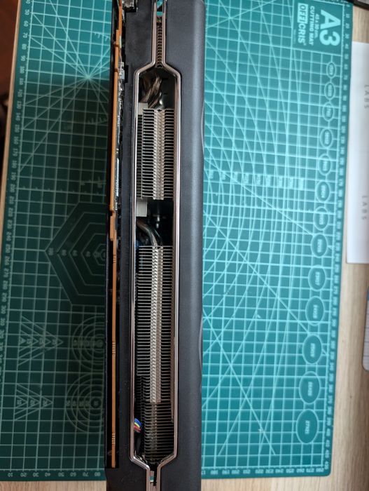 Placa gráfica XFX AMD Radeon RX 5700 XT THICC II Ultra 8GB