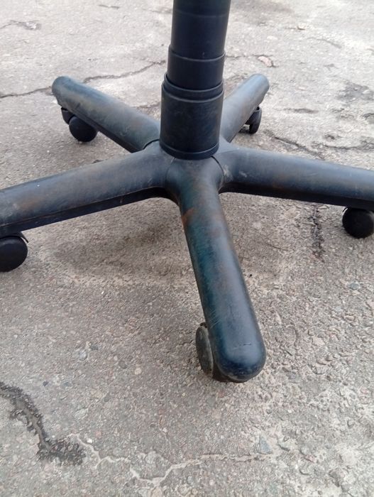 Стул компьютерный 2 штуки