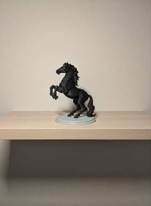 Statuetka Czarny Mustang