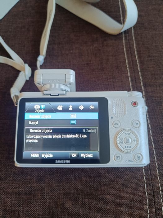Aparat Samsung NX1100 Body (Korpus) | Wi-Fi | 20.3 MP | Biały + Dodatki