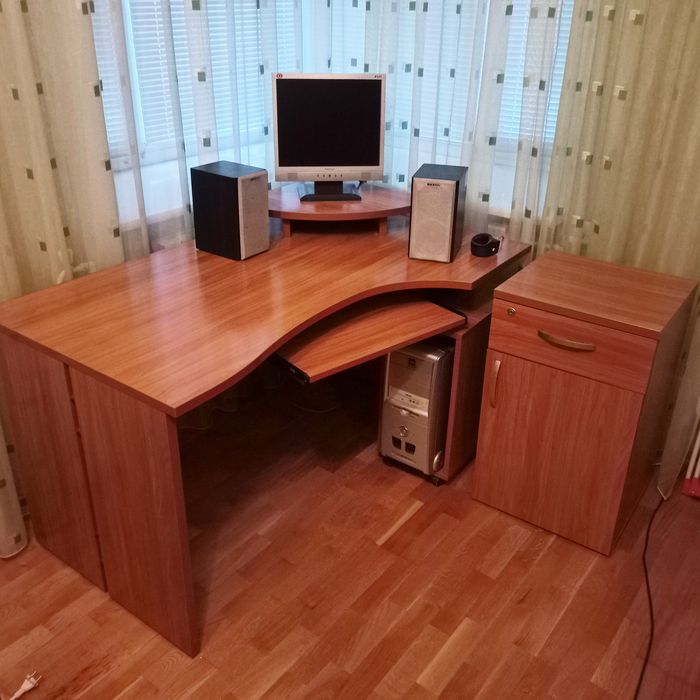 Стол письменный компьютерный угловой