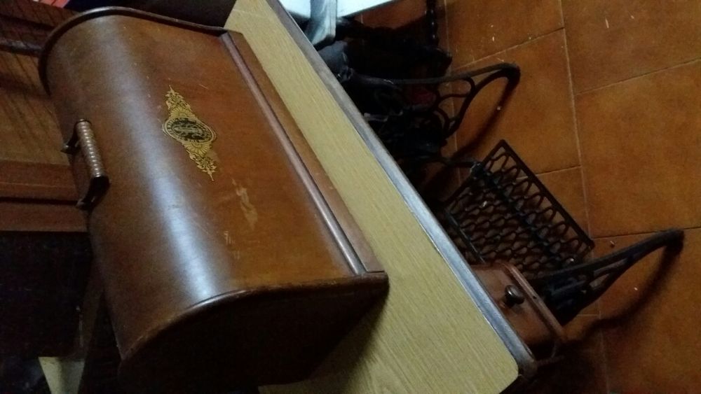 Máquina de costura Singer