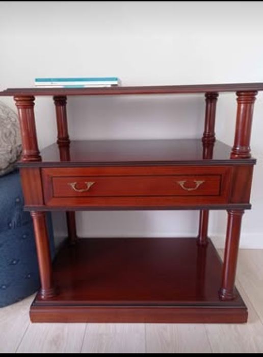 Mesa de televisão em óptimo estado