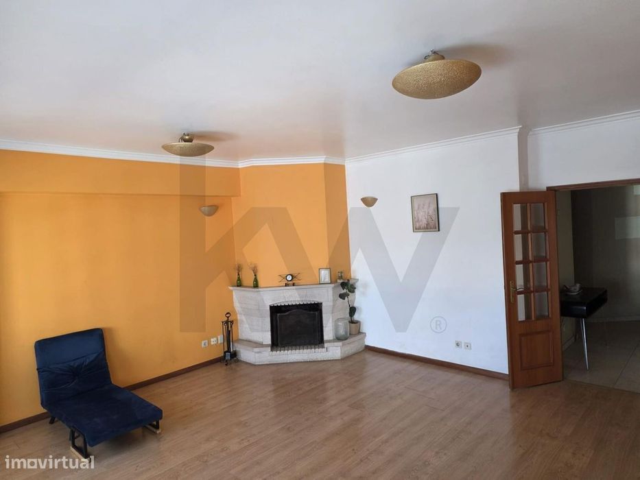 Apartamento T2 para arrendamento Praça do Brasil - Setúbal