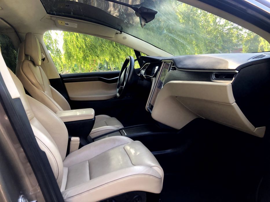 Tesla Model X 2016 VIN 5YJXCBE24GF008240 фото оголошення 8 з 24
