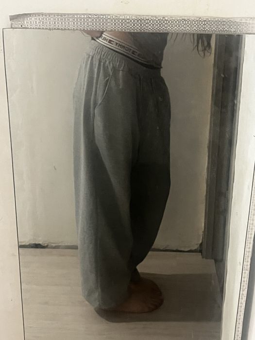 Серые штаны штаны