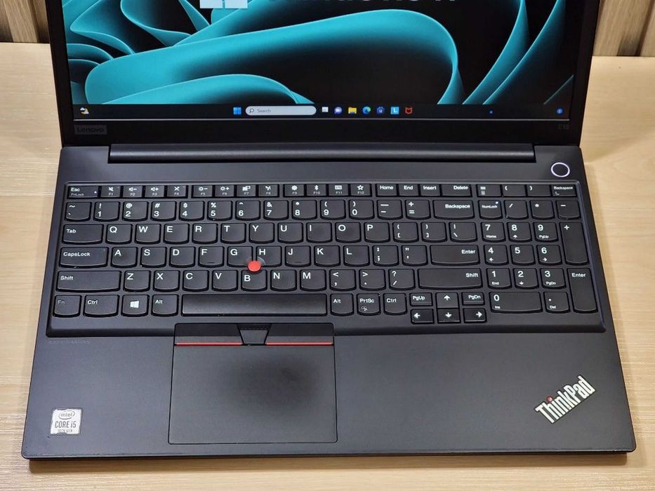 Lenovo Octacore 15.6" i5/16GB/385Nvme classe Profissional