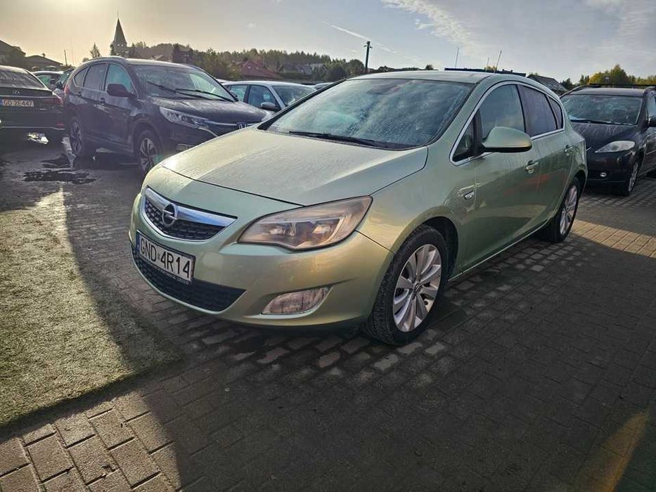 Opel Astra J 2012r/1.4benzyna gaz lpg/140KM/PT lipiec2027r/klima