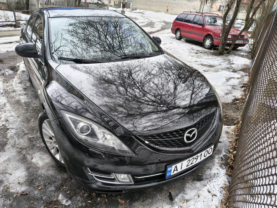 Автомобіль Мазда 6