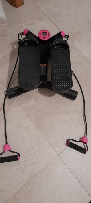 Step with Elastic Bands64176777140995121