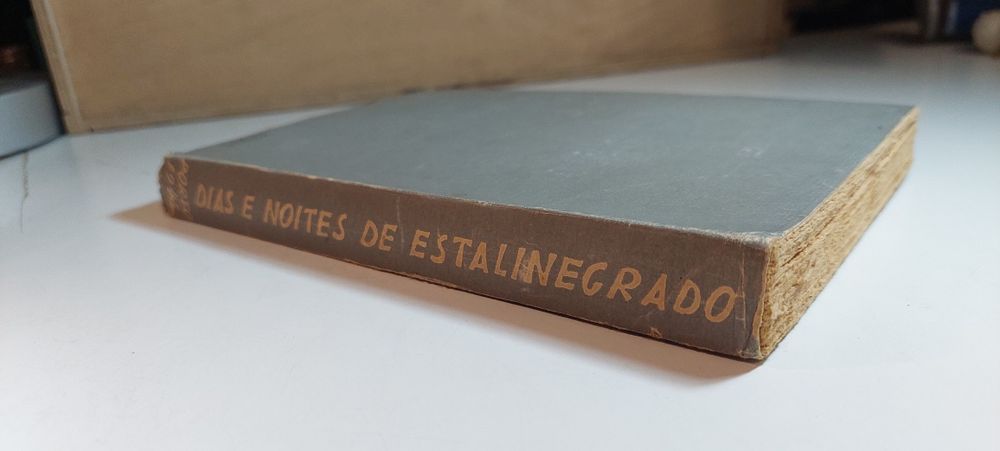 Dias e Noites de Estalinegrado (1946)