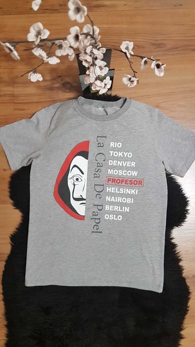 Nowość 2024:) t-shirt "DOM Z PAPIERU " roz 146