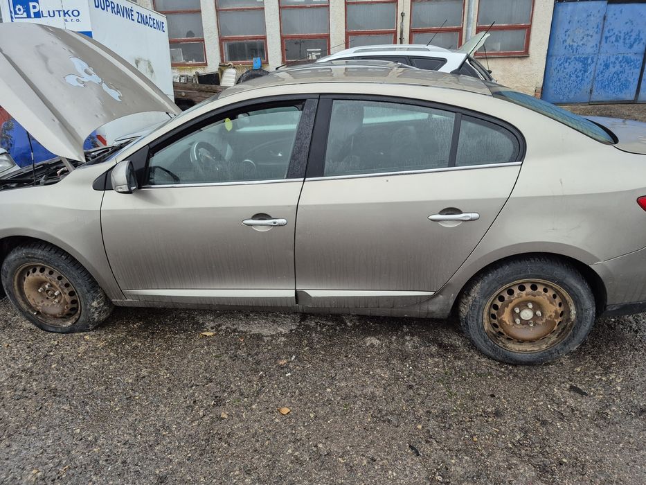 Двері Renault Fluence