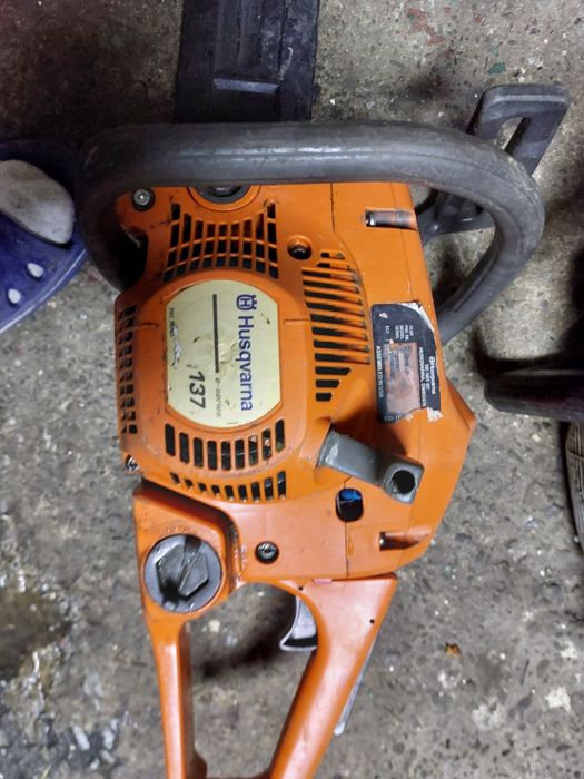 Pila husqvarna 137