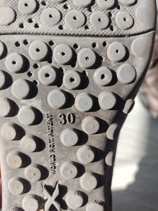 Sapatos castanhos geox tamanho 30