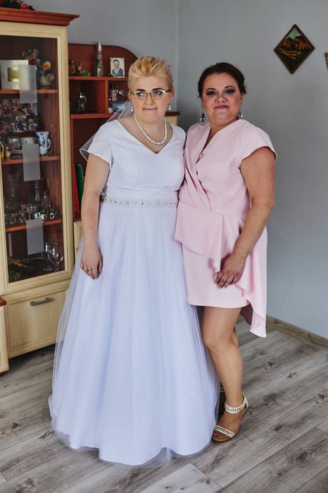 Mam do sprzedania suknię ślubną w dobrym stanie z welonem cena 600 zł