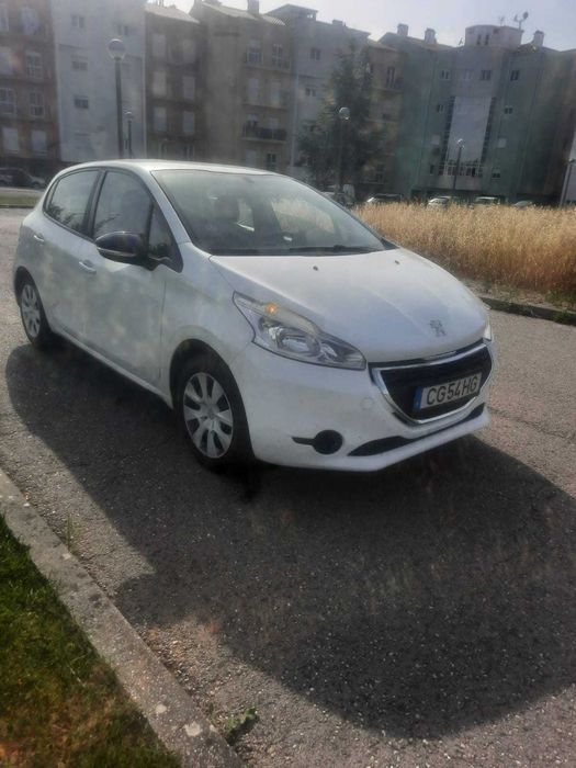 Peugeot 208 1000cc 2015