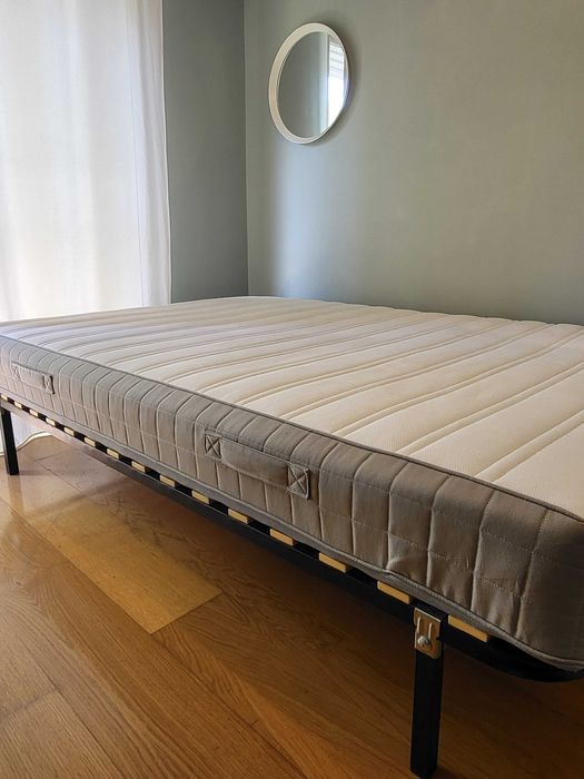 Colchão + estrado com pés IKEA