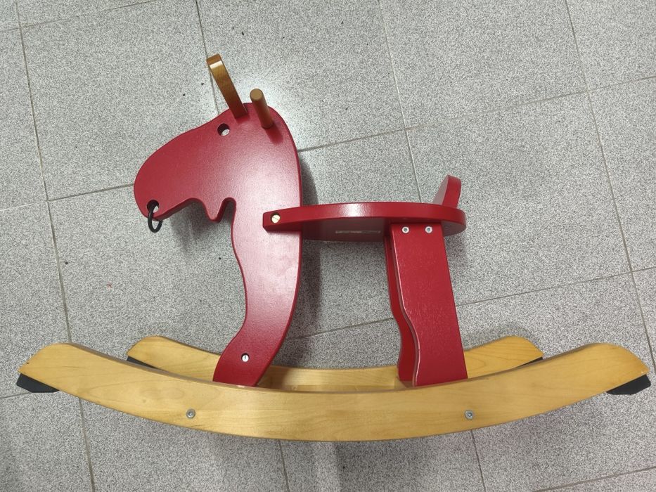 Cavalinho / baloiço criança IKEA 
EKORRE
Alce-baloiço, verm/hévea
EKOR